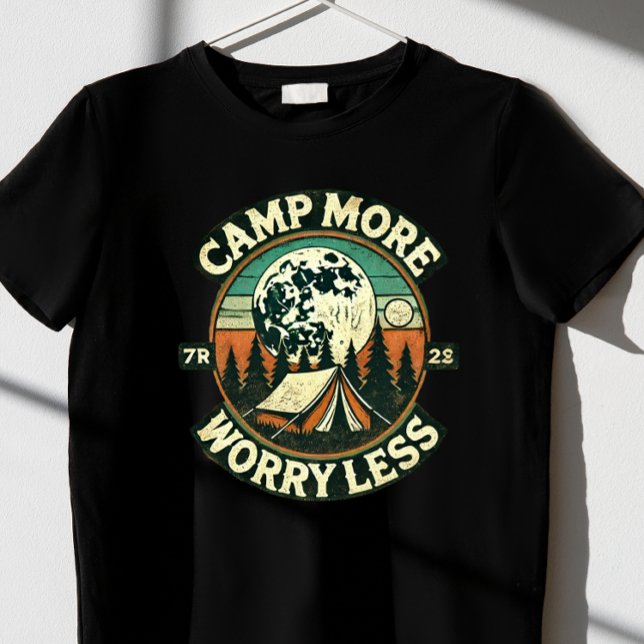 CAMP MAIS PREOCUPADO MENOS T-Shirt (Criador carregado)