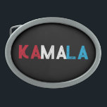 Campanha de KAMALA Harris 2024<br><div class="desc">Nossa Campanha KAMALA Harris 2024,  Winning Belt Buckle é uma forma legal de apoiar a campanha histórica de Kamala Harris e Tim Walz! Design apresenta texto em vermelho,  branco e azul médio. A mensagem simples: "KAMALA". HARRIS WALZ 2024 Vamos! Escolha entre 2 estilos de fivela. Descontos de volume disponíveis!</div>