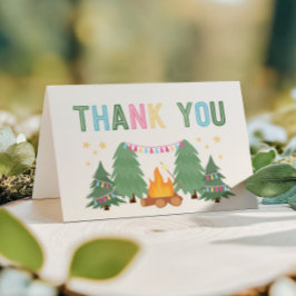 Camping de garota dobrado graças a cartões