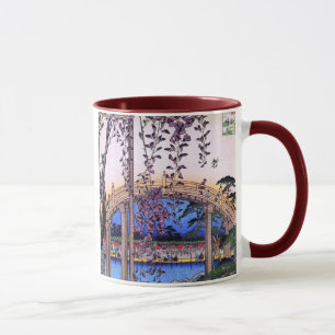 Caneca 藤と太鼓橋, glicínias do 広重 e ponte arqu