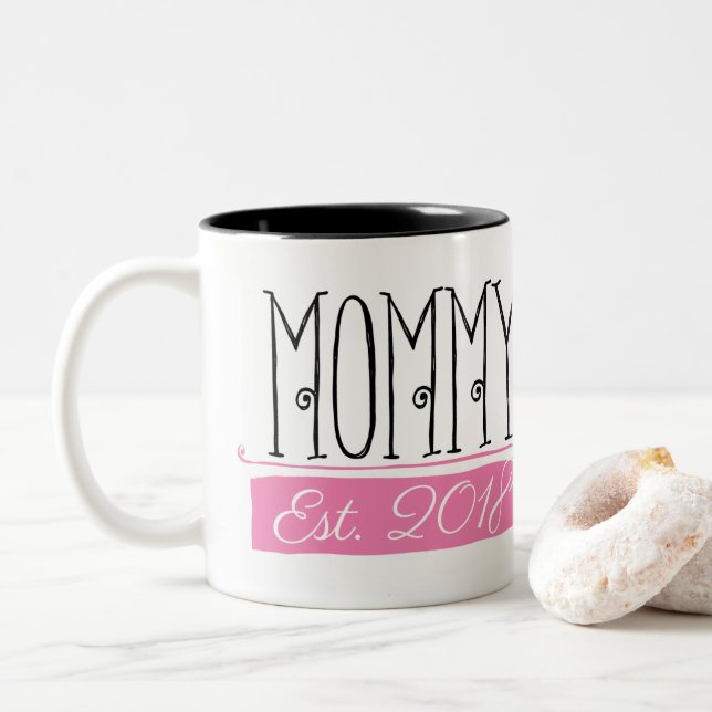Caneca 2018 do presente do Est das mamães (Com Donut)