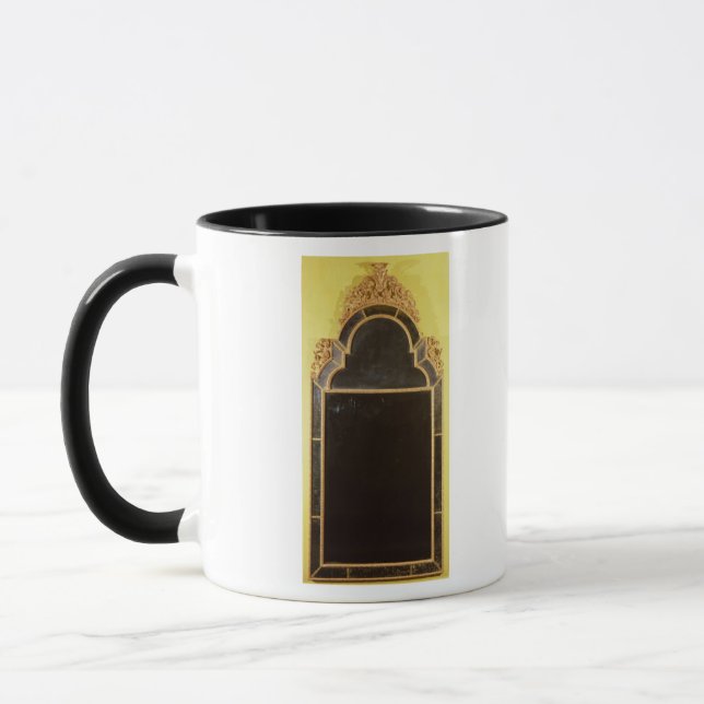 Caneca 25: Pierglass do giltwood da rainha Anne (Esquerda)