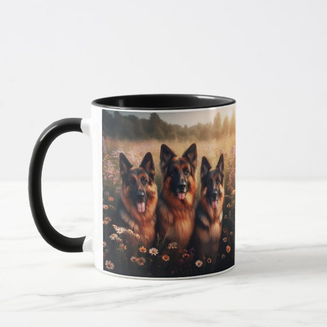 Caneca 3 German shepherd num campo de flores silvestres (Esquerda)