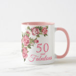 Caneca 50 e Fabuloso Floral Rosa | 50.o Presente de Anive<br><div class="desc">50 e Fabuloso Floral Rosa | 50.o Aniversário Gift Mug. Cinquenta e fabuloso! Uma lágrima floral cor-de-rosa 50ª caneca de presente de Festa de aniversário. Rosas cor-de-rosa-chique folhas verdes em fundo branco. Você pode personalizar fontes de script e cores de fonte no design. Rosas cor-de-água rosa é uma placa gráfica...</div>