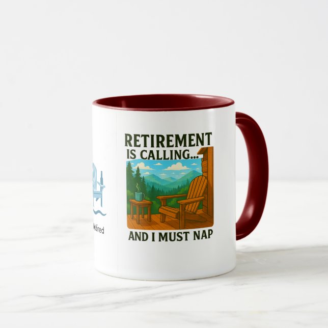 Caneca ☕ A Aposentadoria Está Chamando... e Eu Preciso Co (Frente Esquerda)