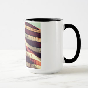 Caneca A Bandeira Americana – Emblema de Liberdade e Dete