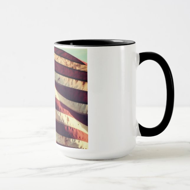 Caneca A Bandeira Americana – Emblema de Liberdade e Dete (Direita)