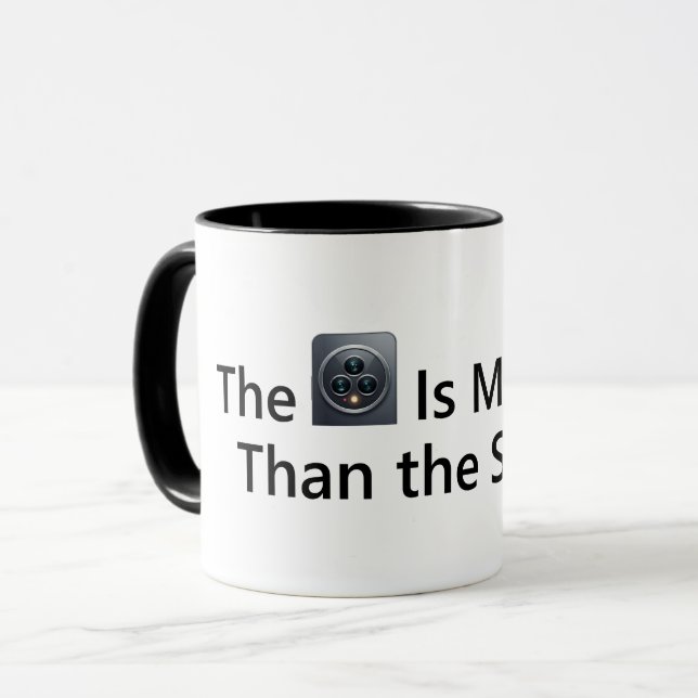 Caneca A Câmera É Mais Poderosa Que a Espada (Frente Esquerda)