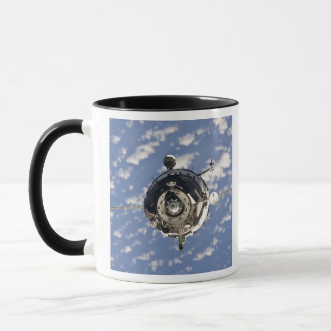 Caneca A nave espacial Soyuz TMA-01M (Esquerda)