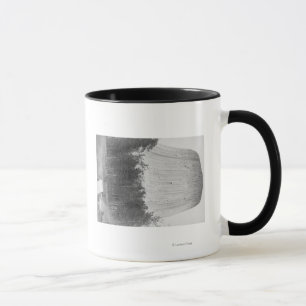 Caneca A torre do diabo com as 4 pessoas no primeiro