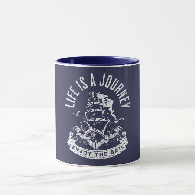 Caneca A vida é uma jornada, aproveite a vela (Centro)
