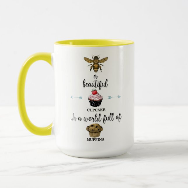 Caneca Abelha cupcake num mundo de bolinhos de 15 onças (Esquerda)
