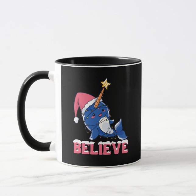 Caneca Acredite nas Luzes de Fada de Neve de Natal Narwha (Esquerda)
