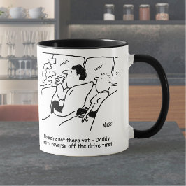 Caneca Ainda Estamos Lá? Criança entediada no carro