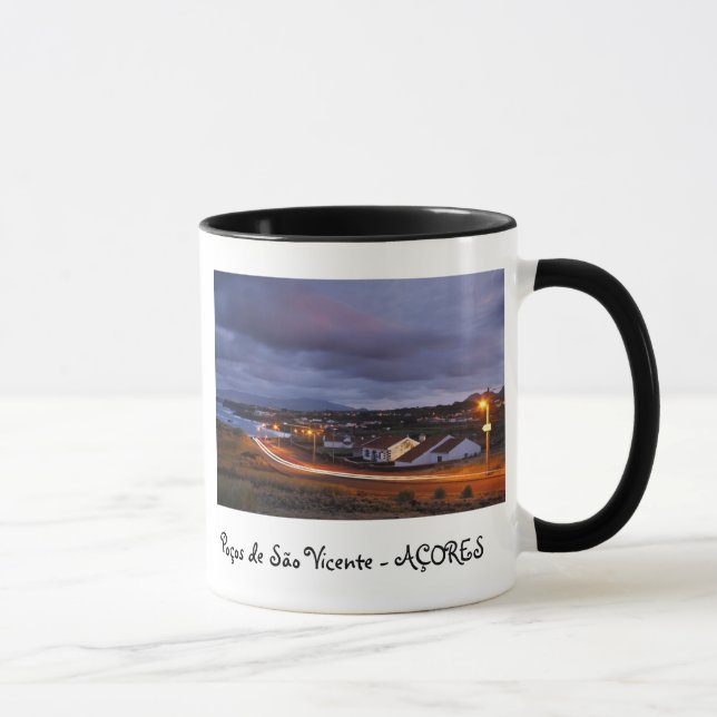 Caneca Aldeia ao anoitecer nos Açores (Direita)
