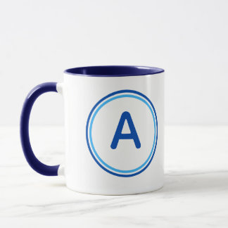 Caneca Alfabeto de Letra Redonda Design de Círculo Azul