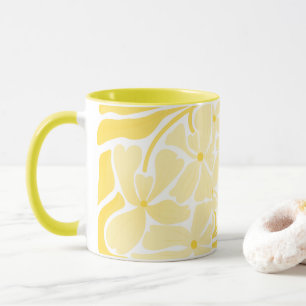 Caneca Amarela Pintada à Mão com Design Artesanal