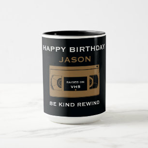 Caneca Aniversário Nostálgico Além da Colina