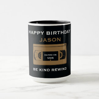 Caneca Aniversário Nostálgico Além da Colina
