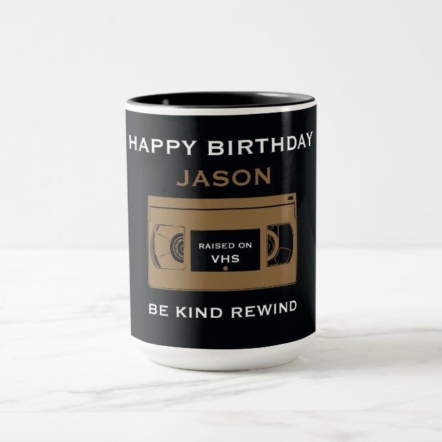 Caneca Aniversário Nostálgico Além da Colina (Centro)