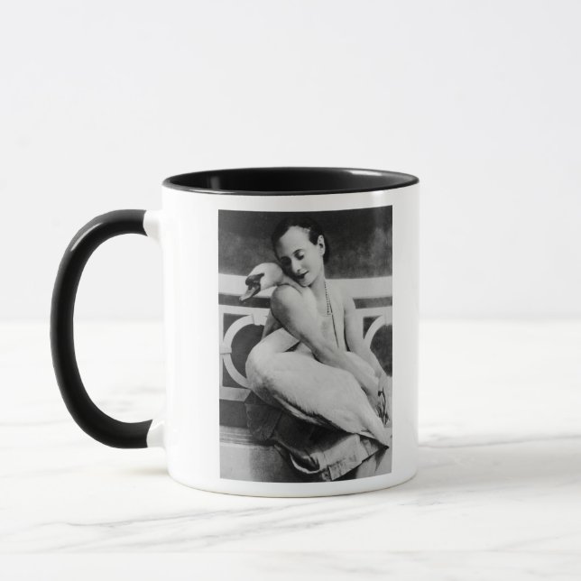 Caneca Anna Pavlova com sua cisne Jack do animal de (Esquerda)