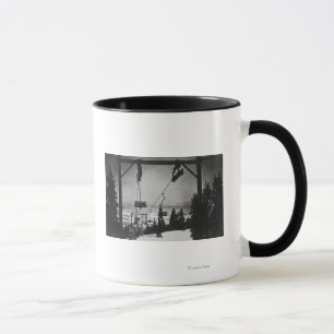 Caneca Antena da cidade da telecadeira da montanha de