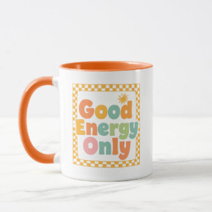 Caneca "Apenas Boa Energia" Tipografia Estilo Anos 70