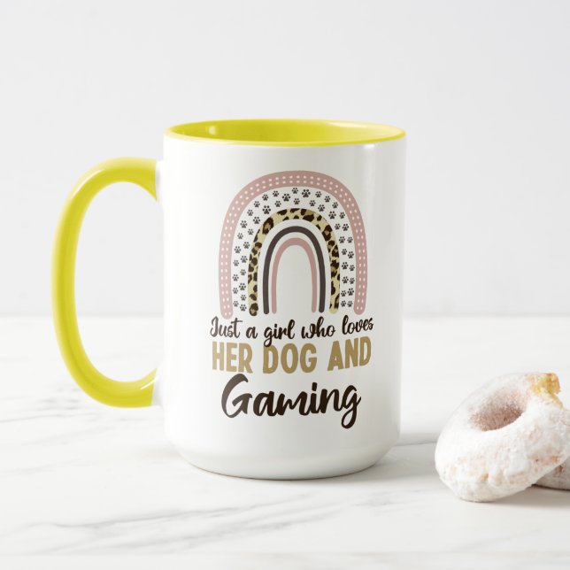 Caneca Apenas uma garota que ama seu cachorro e seus jogo (Com Donut)