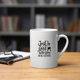 Caneca Apenas Uma Menina Que Ama O Tumg Do Imobiliário