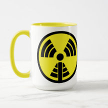 Apodcastalypse Mug! Com o logotipo da radiação!