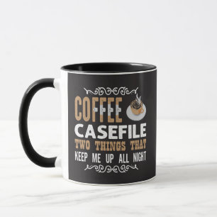 Caneca Arquivos de Café Duas Coisas Me Mantêm Acordado De