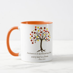 Caneca Árvore de outono estilizada; O outono é um segun