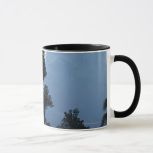 Caneca Árvores e nuvens