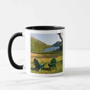 Caneca As Cadeiras Adirondack no gramado do Jordan