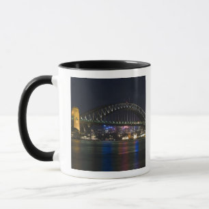 Caneca Austrália, Sydney. Sydney Harbor à noite.