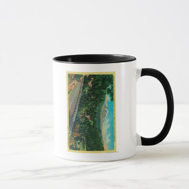 Caneca Autoestrada do Pacífico com o Monte Shasta à Distâ (Direita)