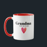 Caneca Avó Nascimento Lança Anúncio Mug<br><div class="desc">Vovó Est. 20XX. Esta design bonitinha é a maneira perfeita de anunciar sua gravidez a uma marca nova avó, avó, gama, nana, avó, etc. presente de Dia de as mães excelente para qualquer avô ser. Seja um menino, uma menina, são gêmeos, são trigêmeos, ou é apenas um pacote de alegria....</div>