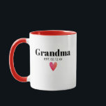 Caneca Avó Nascimento Lança Anúncio Mug<br><div class="desc">Vovó Est. 20XX. Esta design bonitinha é a maneira perfeita de anunciar sua gravidez a uma marca nova avó, avó, gama, nana, avó, etc. presente de Dia de as mães excelente para qualquer avô ser. Seja um menino, uma menina, são gêmeos, são trigêmeos, ou é apenas um pacote de alegria....</div>
