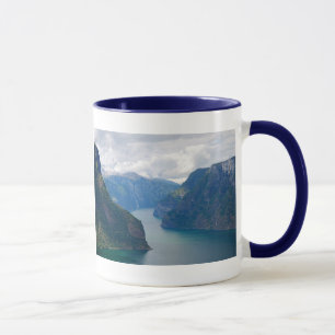Caneca azul do sonho do fiorde