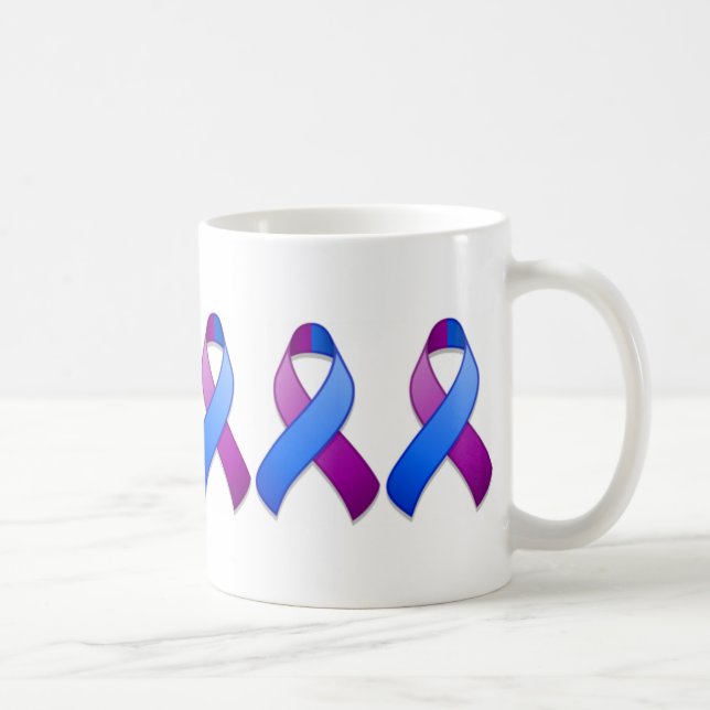 Caneca azul e roxa da fita da consciência (Direita)