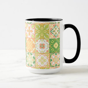 Caneca azulejos ornamentados em verde e amarelo