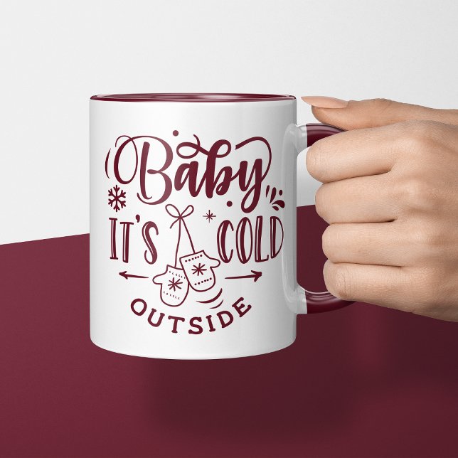 Caneca Baby É Frio Lá Fora Férias de Natal Maroon (Criador carregado)