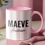 Caneca Banda rosa e branca personalizada elegante moderna<br><div class="desc">Moderno e mínimo tipografia feminina rosa e faixa branca elegante e simples design de caneca personalizada e única.</div>