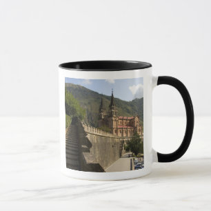 Caneca Basílica de Covadonga, noroeste da Espanha.