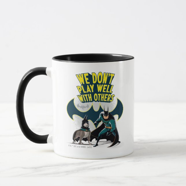 Caneca Batman & Ace - Não jogamos bem com outros (Esquerda)