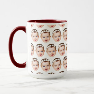 Caneca Bebê Enfrentando o seu cão, o marido é engraçado.