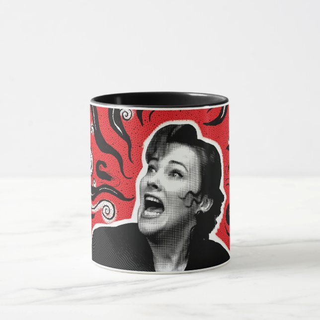 Caneca Beetlesumo | Delia Deetz (Centro)