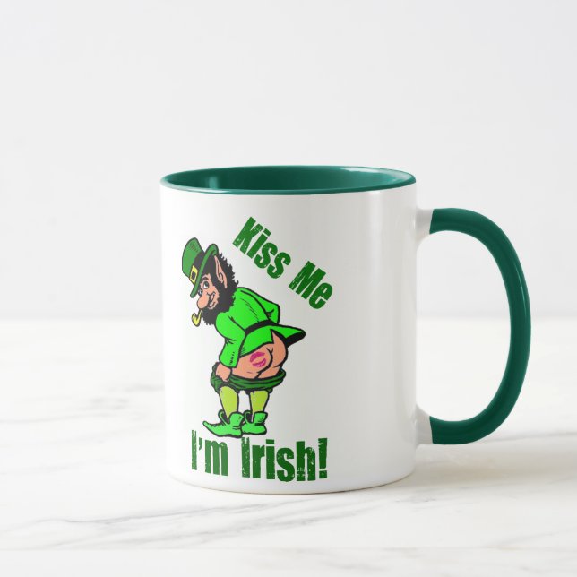 Caneca Beije-me que eu sou Leprechaun Mooning irlandês (Direita)