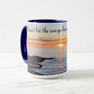 Caneca Belo Ouro, pôr do sol na Bíblia da raiva do oceano