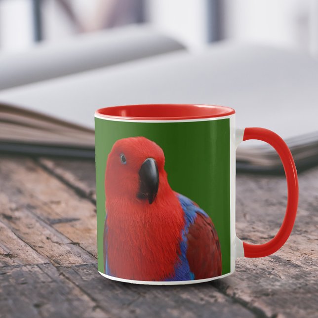 Caneca Belo "Senhora em Vermelho" Eclectus Parrot (Lady in Red Female Eclectus Parrot 11 oz Coffee Mug Cover Photo.)
